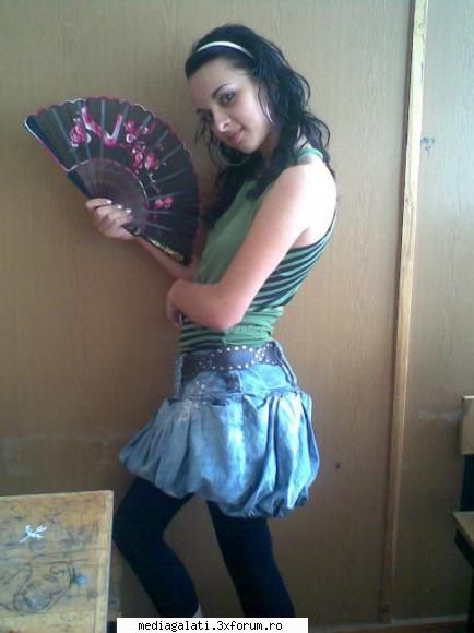 Poze DeeDee - DeeDee - .